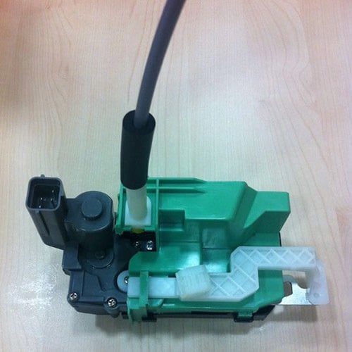 Kapı Kilidi Arka Sol Kablolu Fiat Linea 2007 ve Sonrası